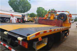 揭东附近拖车电话号码服务